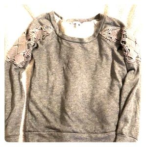 Sweatshirt with shoulder detail